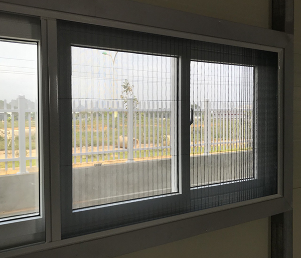  Lắp cửa sổ lưới chống muỗi vừa thoáng mát, trong lành vừa ngăn ngừa côn trùng