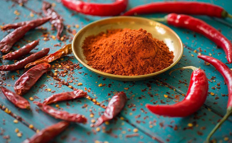 Rắc ớt Cayenne tại nơi có rết xuất hiện