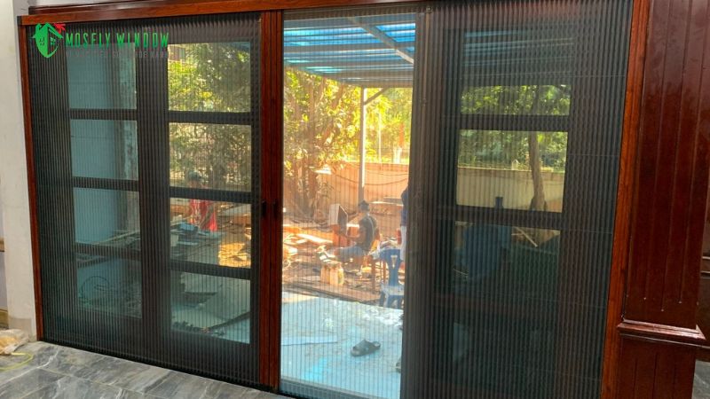 Sử dụng các biện pháp ngăn chặn vật lý (lưới chống muỗi, rèm cửa)