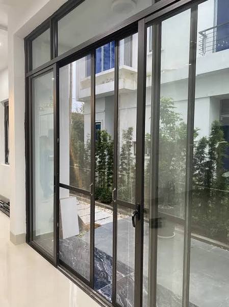 Giải đáp câu hỏi thường gặp khi lắp cửa lưới tại Linh Xuân